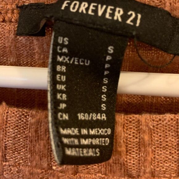 Forever 21 Cropped Light Weight Knit Top - Picture 3 of 5